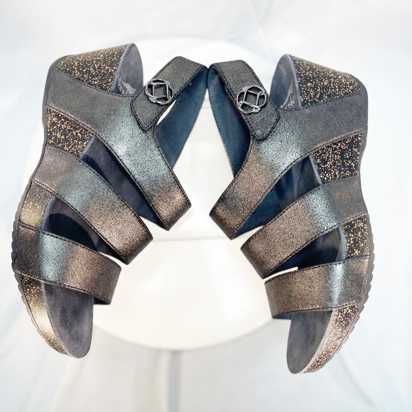 Dansko Stacey Wedge Sandals Graphite Metallic Suede Size 38 EUC - Picture 9 of 13